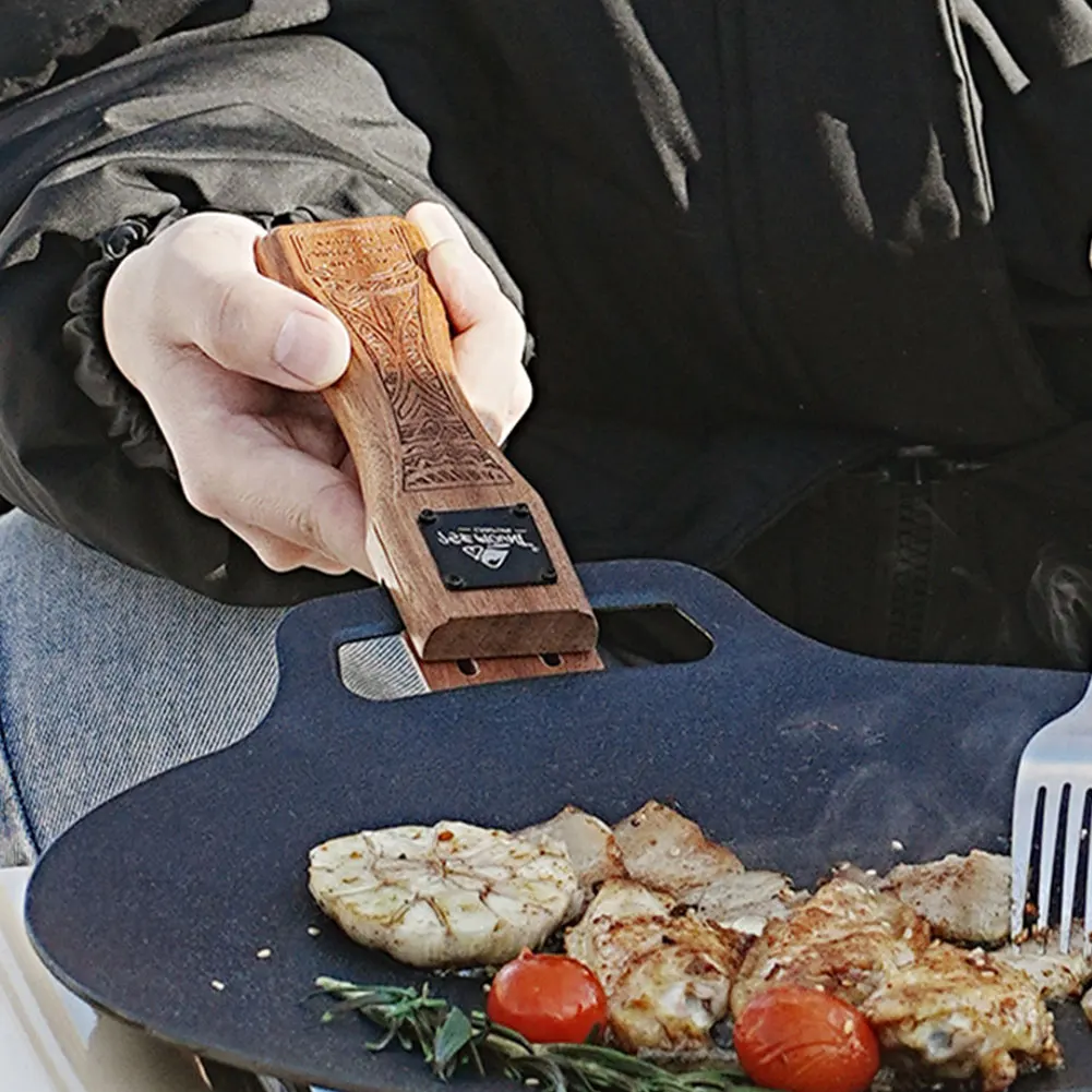 Camping Cooking Sets - ที่จับกระทะย่างไม้ธรรมชาติสำหรับใช้งานกลางแจ้ง ถอดออกได้ ทนความร้อน ป้องกันการลวกมือ ที่หนีบกระทะบาร์บีคิวแบบพกพา อุปกรณ์ทำอาหารสำหรับการตั้งแคมป์
